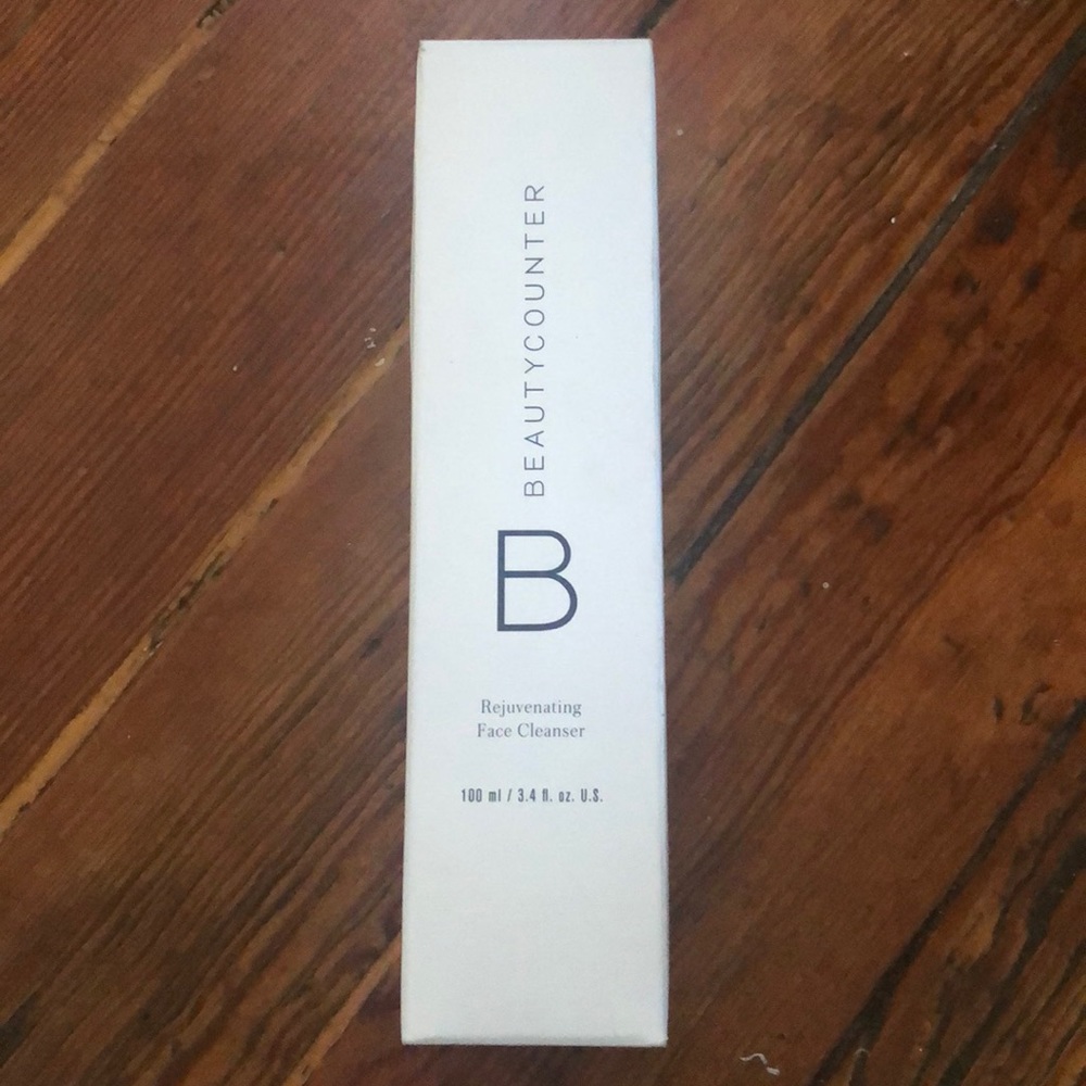 Beautycounter rejuvenating face cleanser
